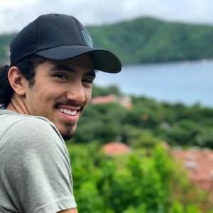 Meet your Posher, Carlos